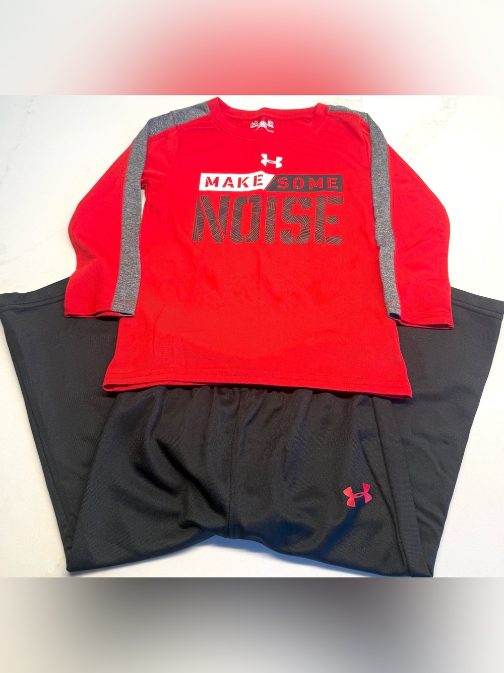 Boys Under Armour 24M Red Black Athletic Outfit Set Long Sleeve Shirt & Pants